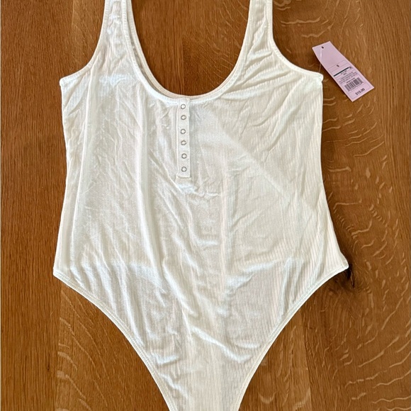 🆕 Wild Fable White Bodysuit - Picture 1 of 3